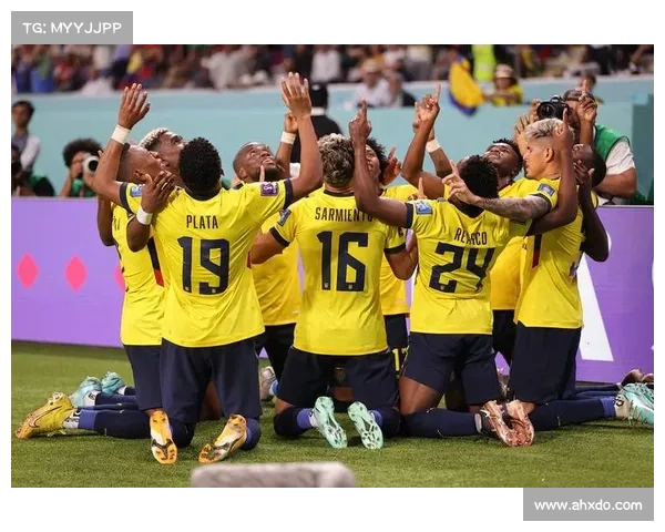 少拿两张黄牌 日本力压塞内加尔惊险晋级16强